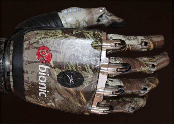 La mano biónica que puede con 45Kg de peso, beBionic